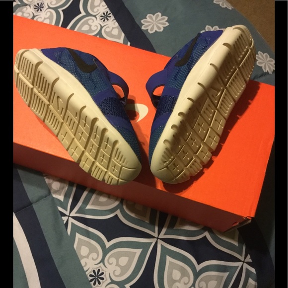 Toddler Boy’s Nike Sneakers w/Box - Picture 3 of 6